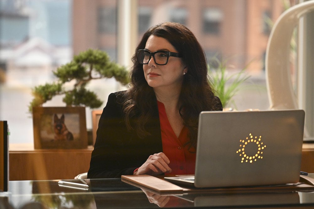 Why Is Lauren Graham Leaving Zoey's Extraordinary Playlist? POPSUGAR