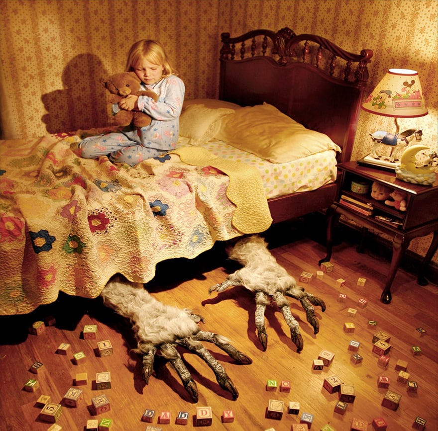 Little Girls Appear in Dad's Creepy Horror Photography