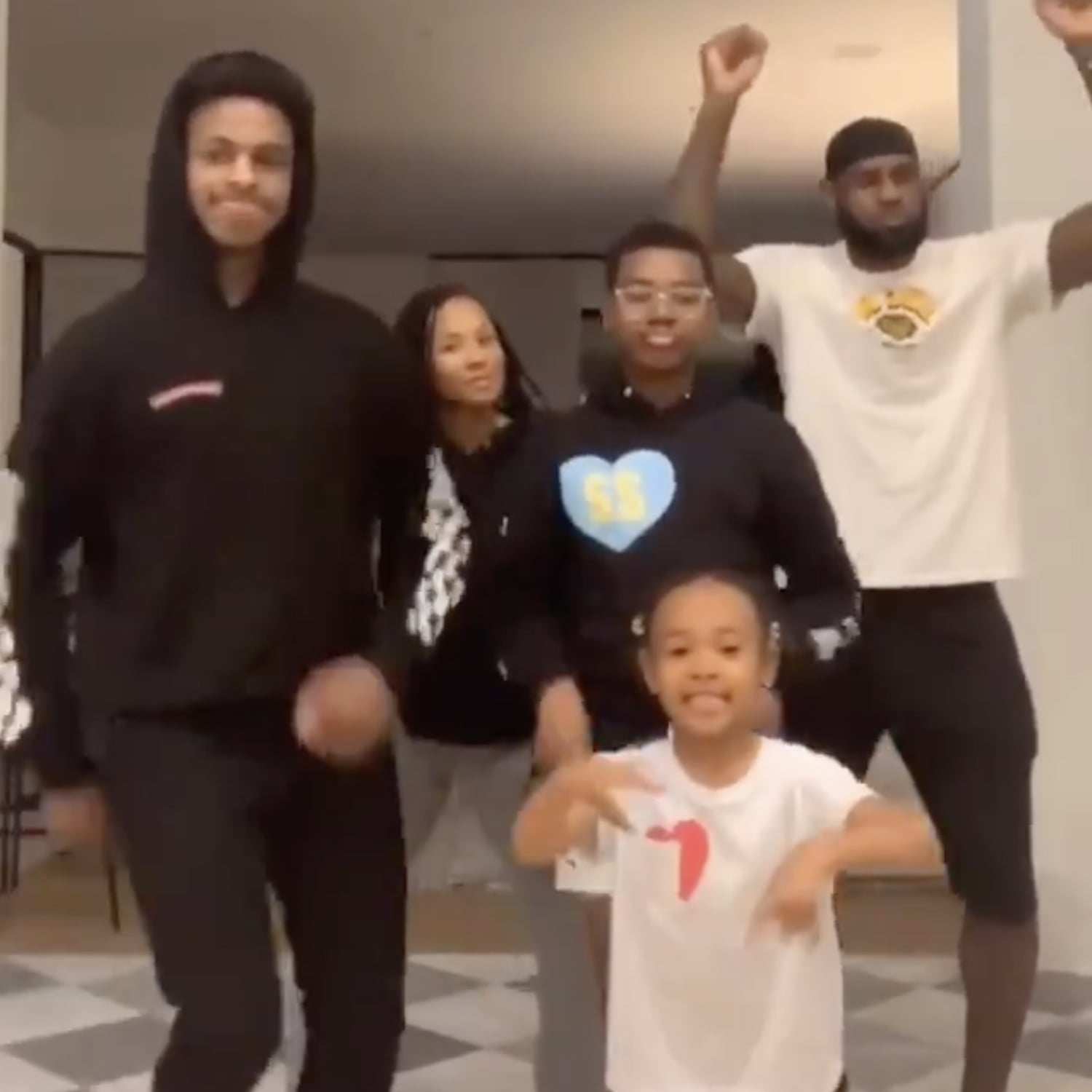 Watch Lebron James And His Family S Hit The Woah Dance Popsugar Family
