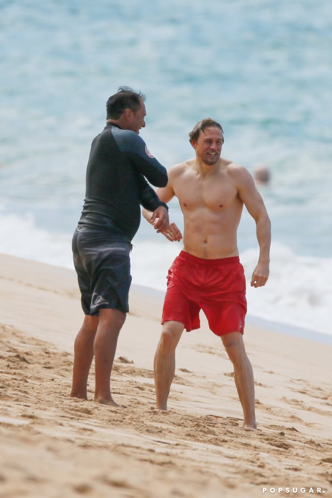 Shirtless-Charlie-Hunnam-Hawaii-Pictures