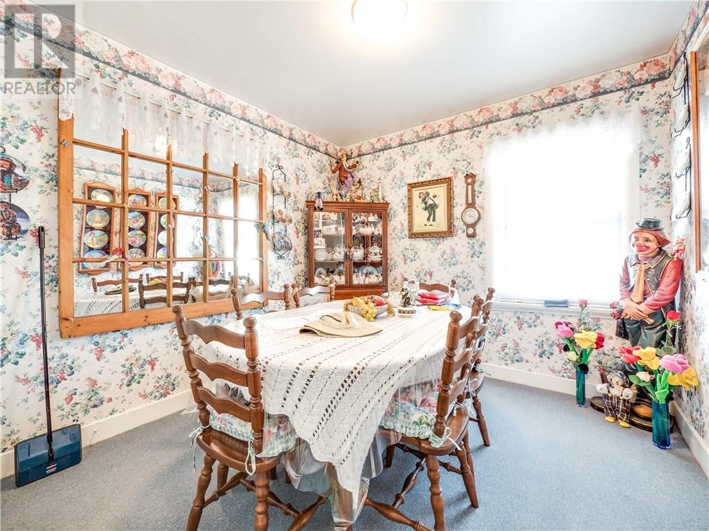 Ontario House For Sale With Clowns