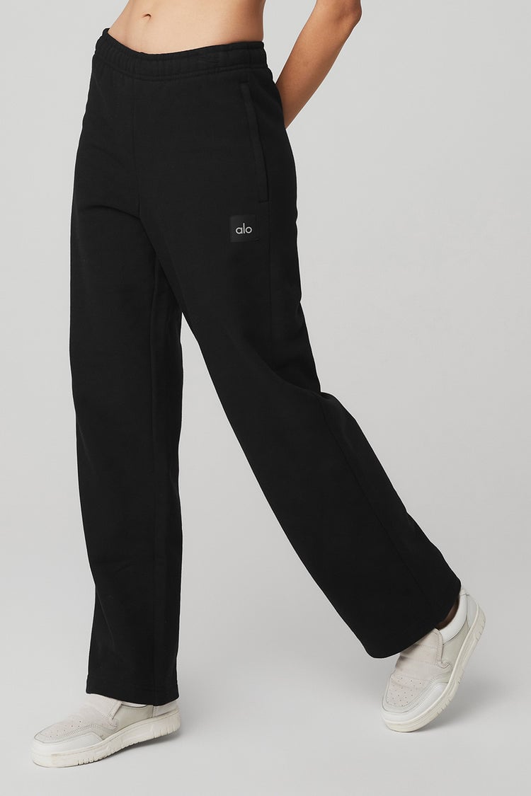 Alo Yoga Women's Unisex Style Accolade Straight Leg Sweatpants