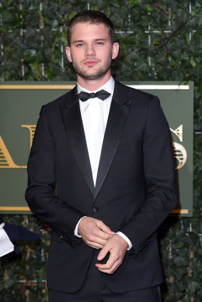 Jeremy Irvine Hot Pictures