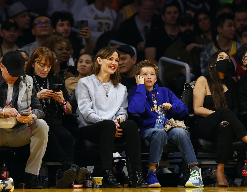 Jennifer Garner and Her Son Attend Lakers vs. Warriors Game