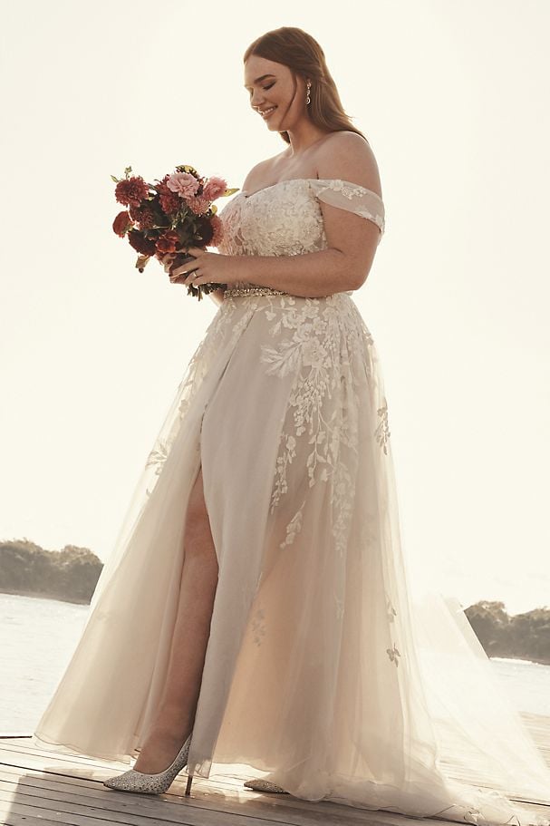 curve wedding dresses