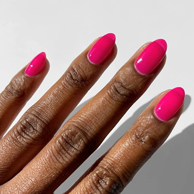 粉红色果冻指甲:亲亲抱抱果冻粉红色指甲油圆环的颜色