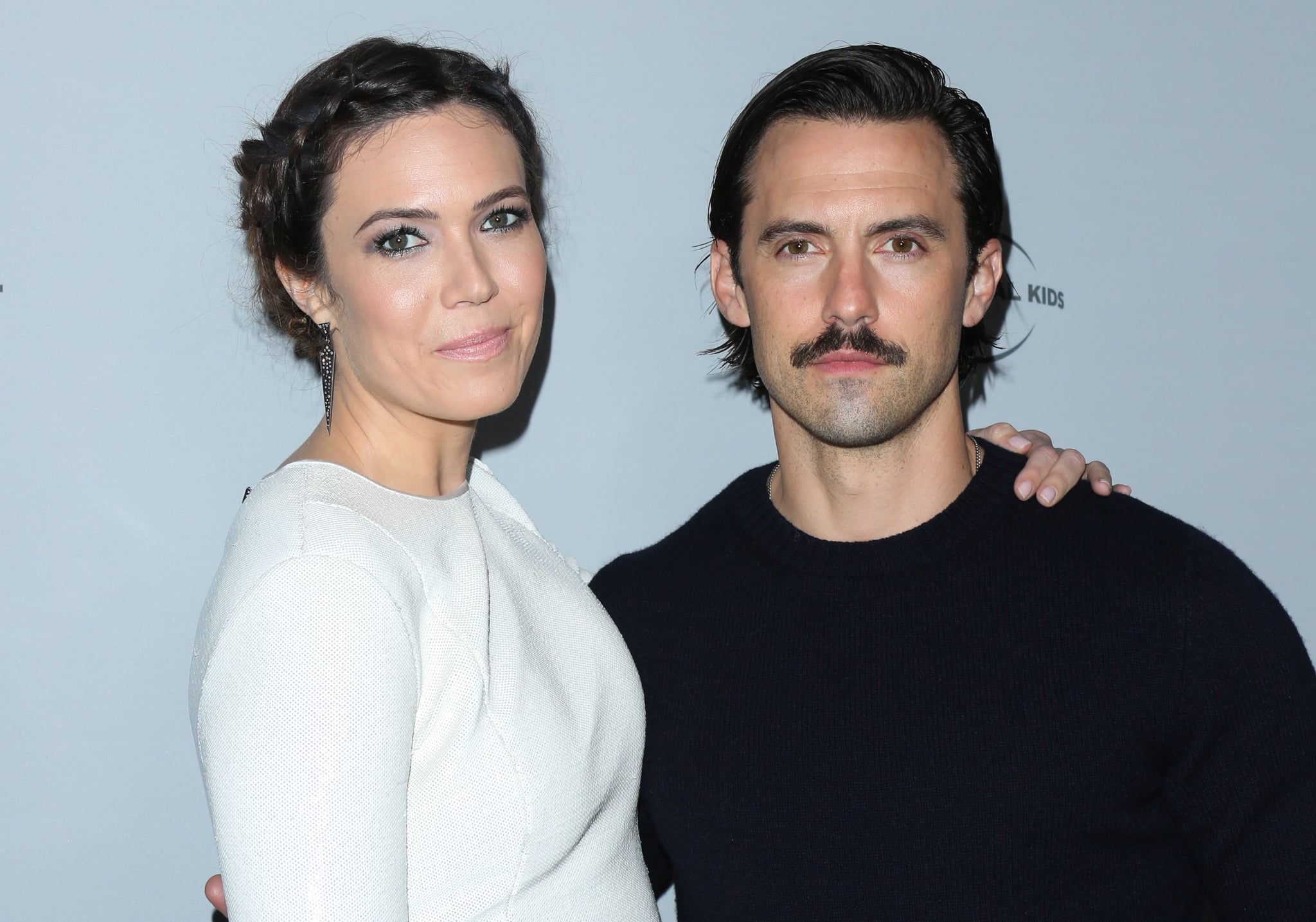 LOS ANGELES, CA - NOVEMBER 13:  Actress Mandy Moore (L) and Milo Ventimiglia (R) attend NBCUniversal's press junket at Beauty & Essex on November 13, 2017 in Los Angeles, California.  (Photo by Paul Archuleta/FilmMagic)