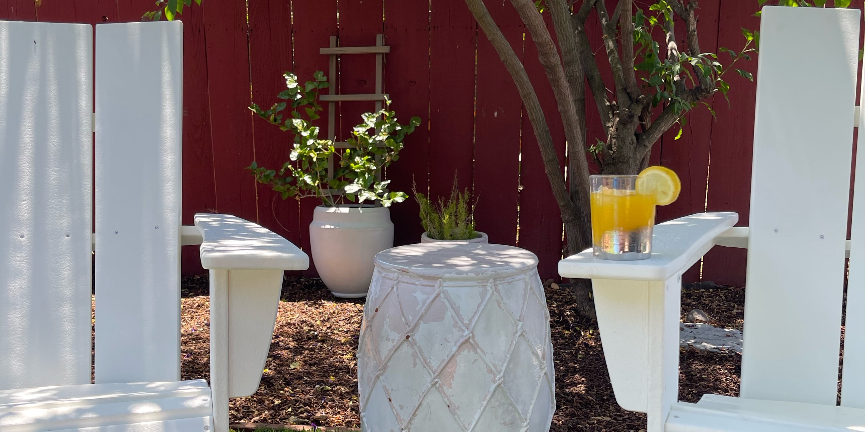 Polywood's Modern Curveback Adirondack Chair Review | Photos - Vimarsana News