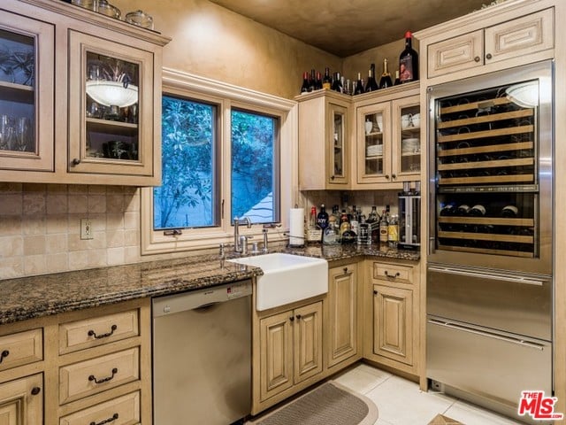 Pictures of Nick and Vanessa Lachey's Encino, CA, Home