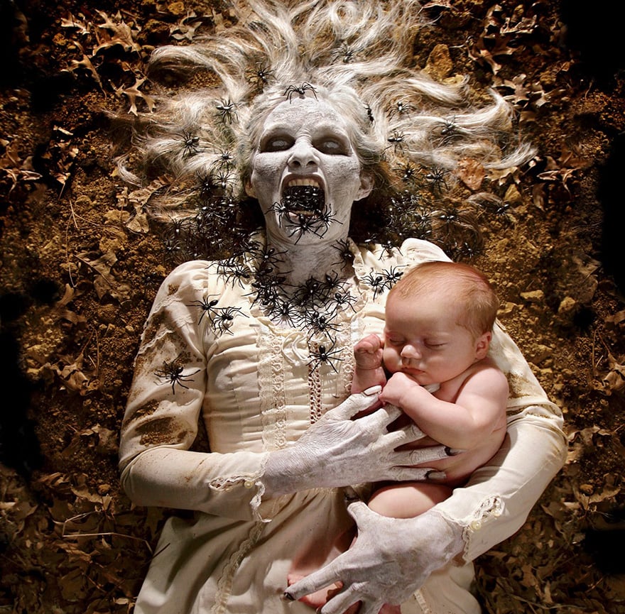 Little Girls Appear in Dad's Creepy Horror Photography