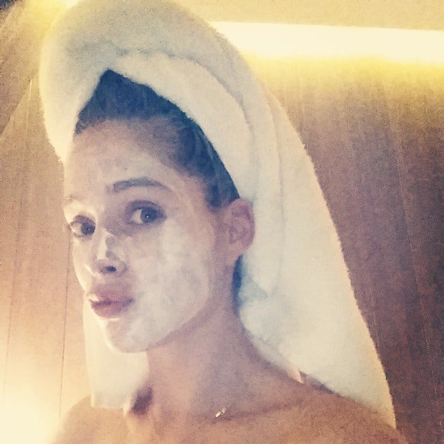 Doutzen Kroes got her skin ready for the Victoria's Secret Fashion Show with a facial mask. 
Source: Instagram user doutzen