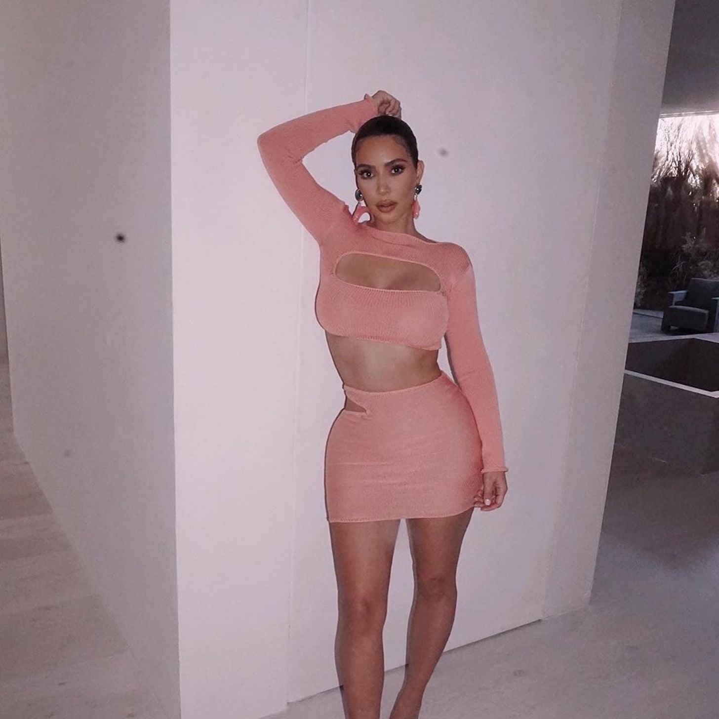 Medic Markeret spejl Kim Kardashian in a Crop Top, Miniskirt, and Clear Heels | POPSUGAR Fashion