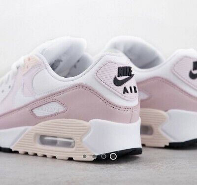 Nike Air Max 90 Sneakers