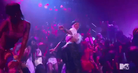 Rihanna-2016-MTV-Video-Music-Awards-Perf