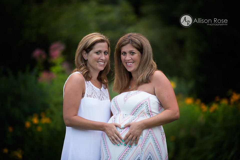 Twin Carries Sister's Child After Cancer Diagnosis