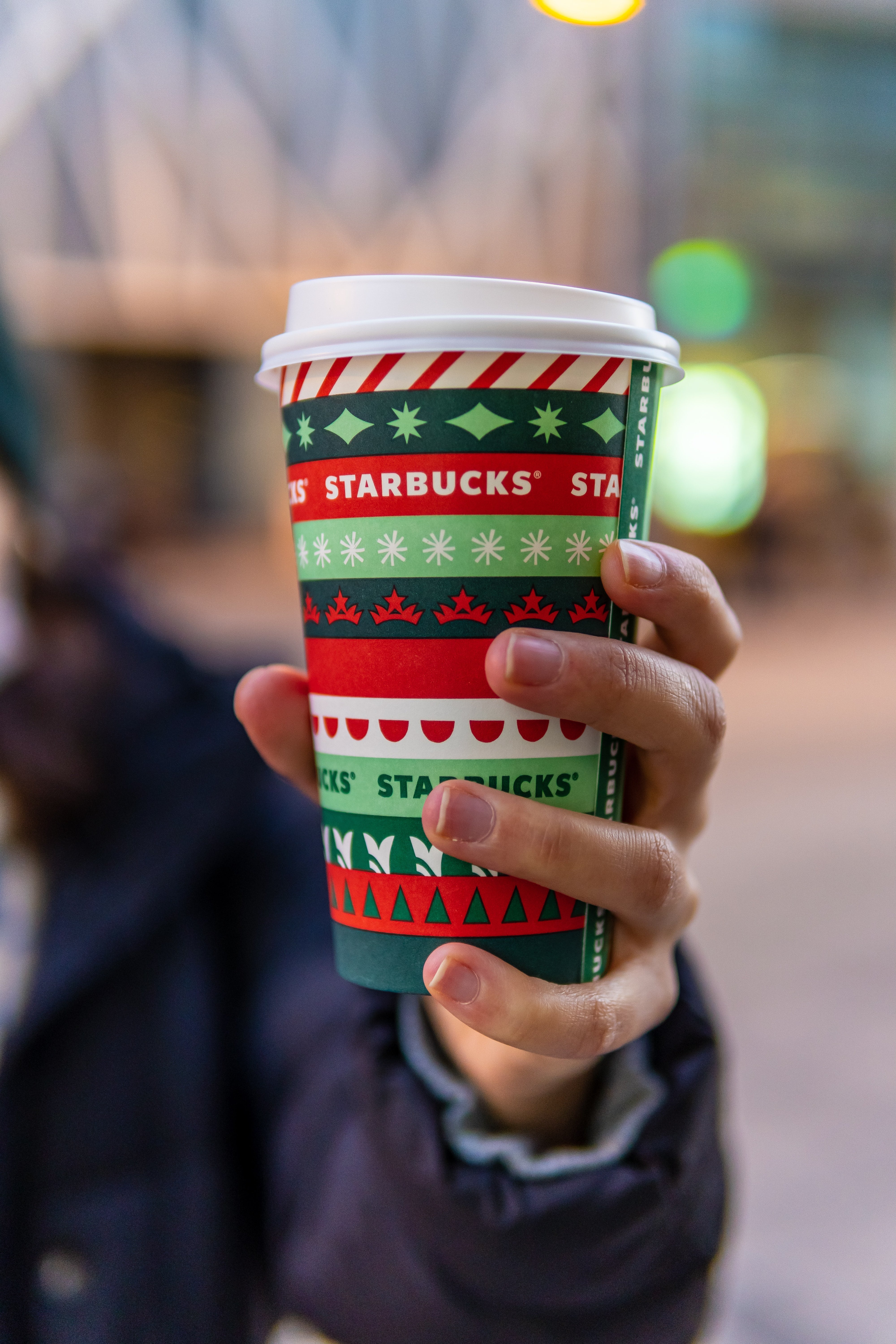 Come enjoy our holiday drinks! 🎄🧋 🎁Buy 3 drinks, get 1 free