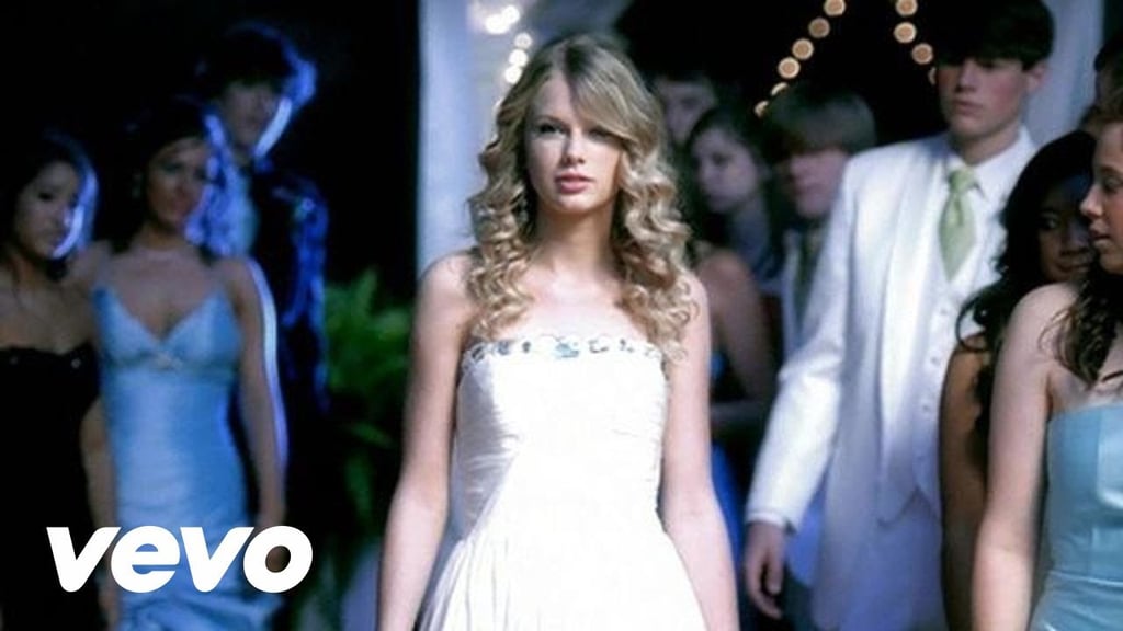 Taylor Swift - You Belong With Me 