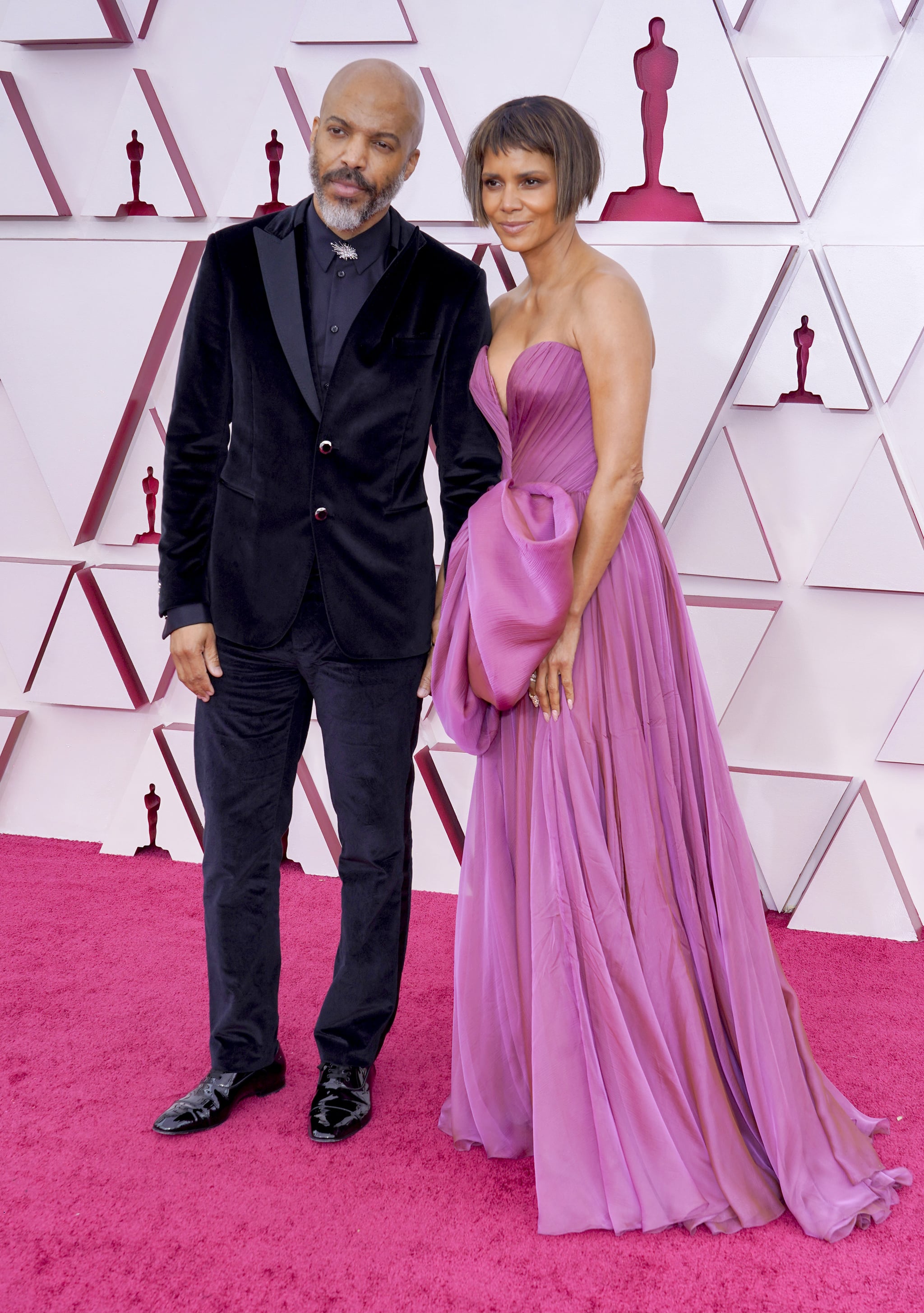 Halle Berry And Boyfriend Van Hunt Make Debut At 21 Oscars Popsugar Celebrity