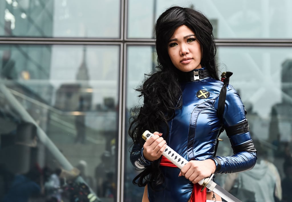 This woman made her Psylocke cosplay look even more edgy with the addition of green contact lenses.
