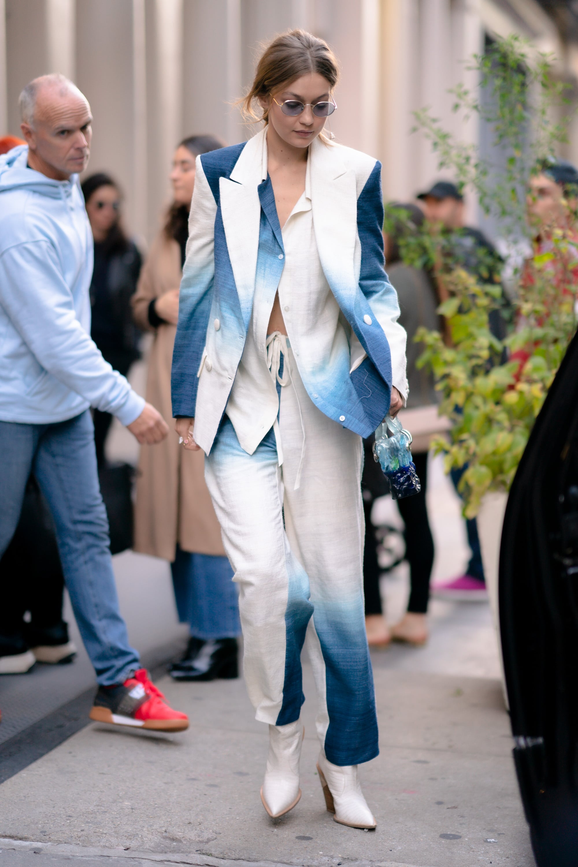 Gigi Hadid Carried A Jelly Bag That Reminds Us Of The 90s Popsugar Fashion