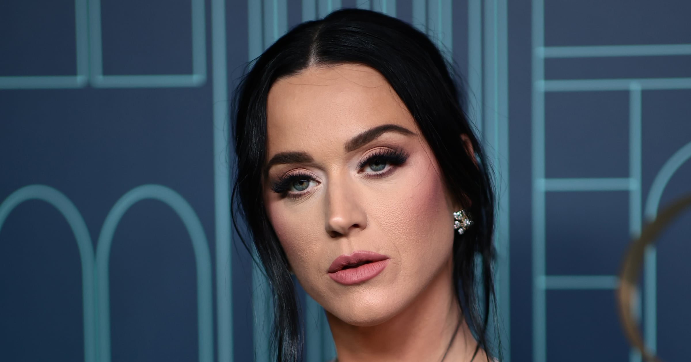 Katy Perry’s Micro-French Manicure Shines Against Her Sequin Dress