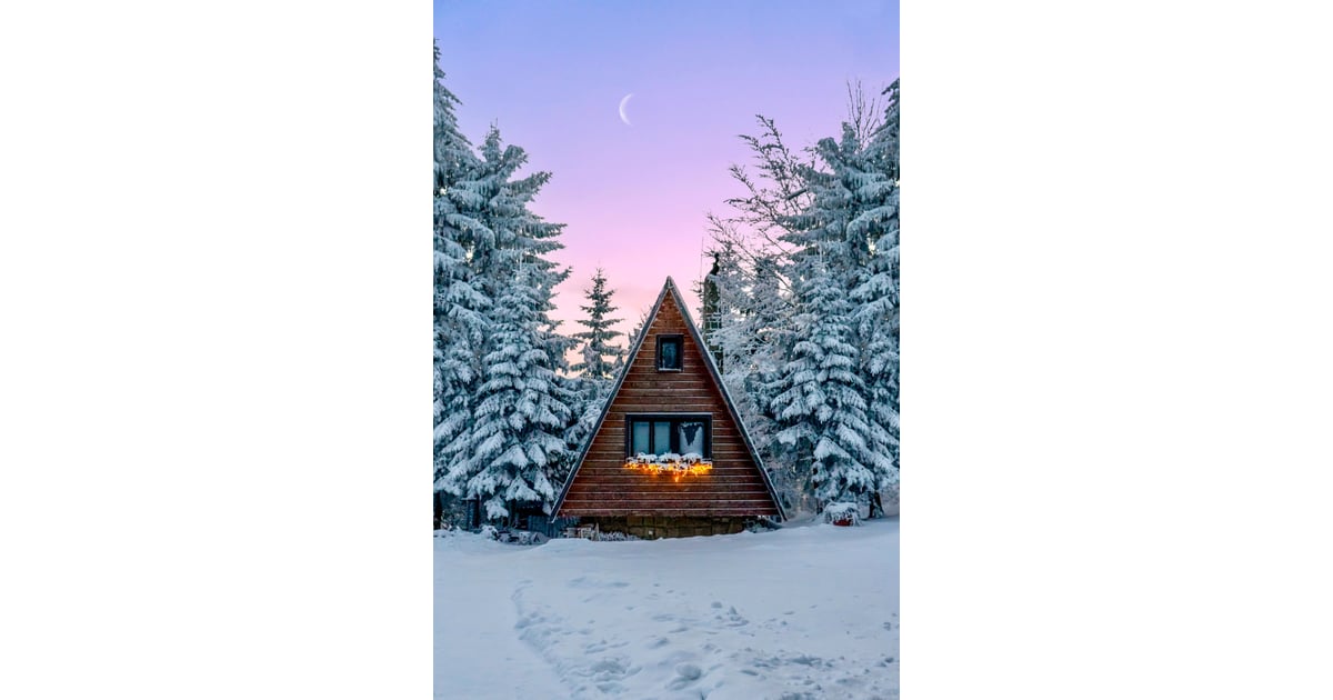 5200 Log Cabin Christmas Stock Photos Pictures  RoyaltyFree Images   iStock  Log cabin christmas lights