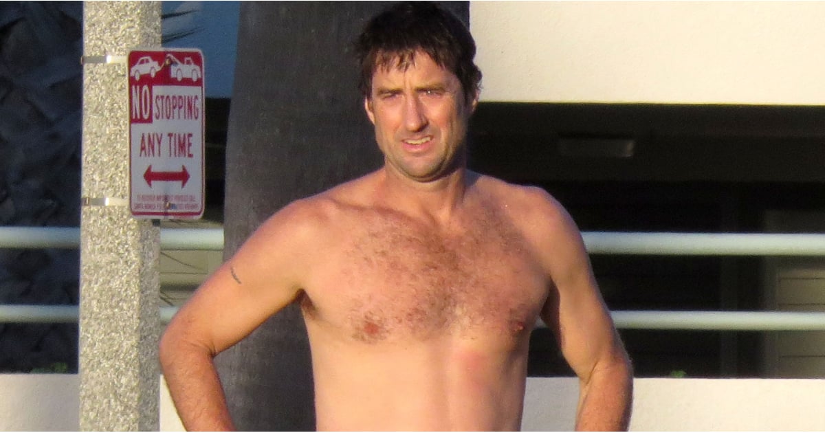 Luke Wilson showed off his impressive shirtless body during a beach day in ...