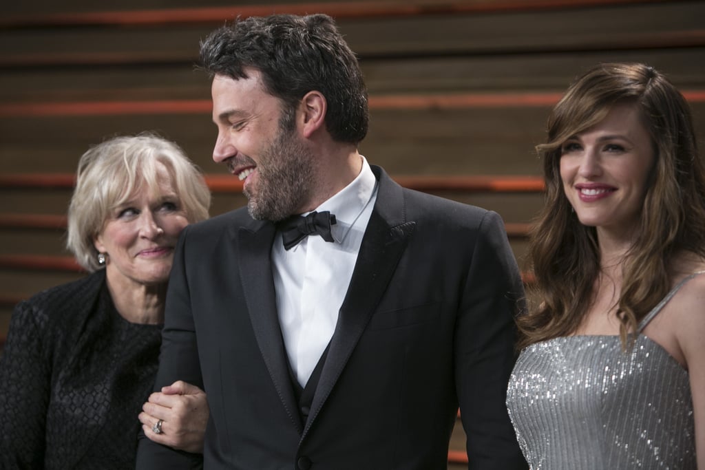 Ben Affleck got a surprise from Glenn Close while posing with his wife, Jennifer Garner, on the Vanity Fair red carpet.