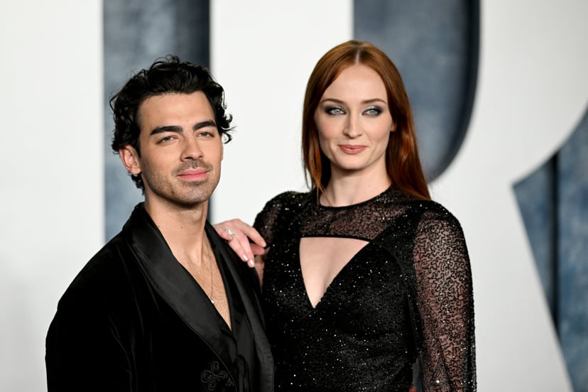 BEVERLY HILLS, CALIFORNIA - MARCH 12: Joe Jonas, Sophie Turner attend the 2023 Vanity Fair Oscar Party Hosted By Radhika Jones at Wallis Annenberg Center for the Performing Arts on March 12, 2023 in Beverly Hills, California. (Photo by Lionel Hahn/Getty I