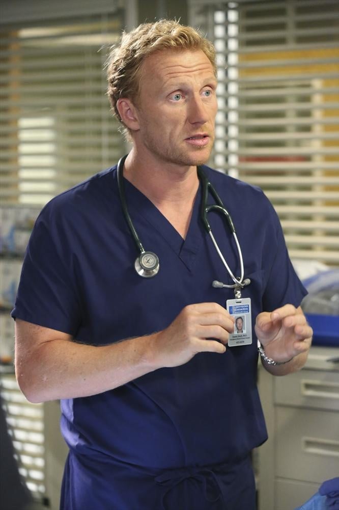 Owen Is Keeping Sexy Alive On Grey S Anatomy Grey S Anatomy Season