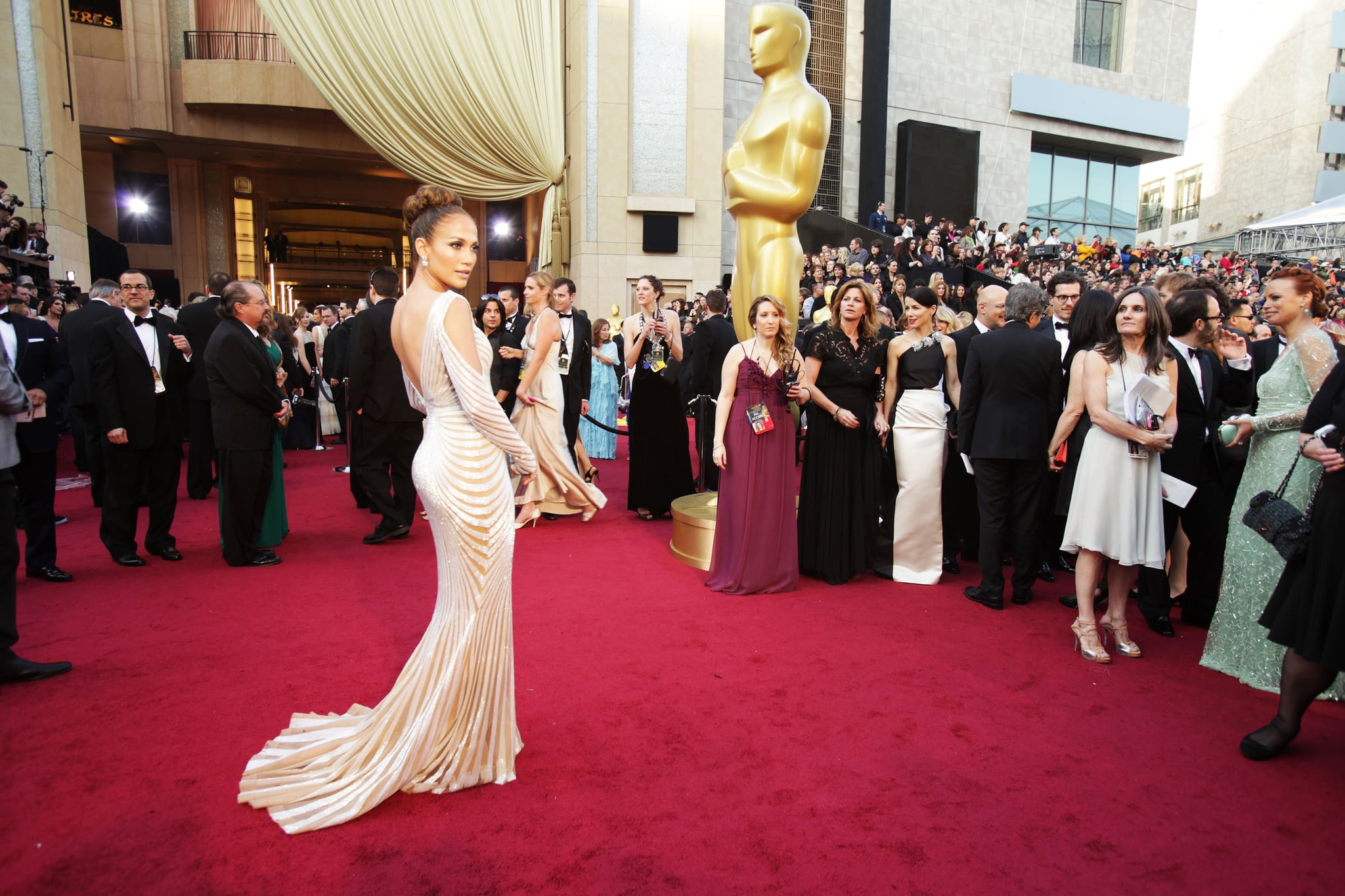 HOLLYWOOD, CA - FEBRUARY 26: actress Jennifer Lopez arrives at the 84th Annual Academy Awards held at the Hollywood & Highland Centre on February 26, 2012 in Hollywood, California.  (Photo by Jeff Vespa/WireImage)