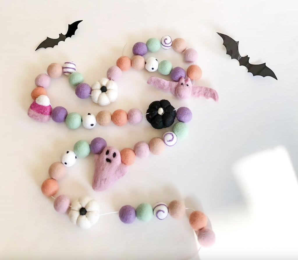 Pastel Halloween Decor: Themed Garland