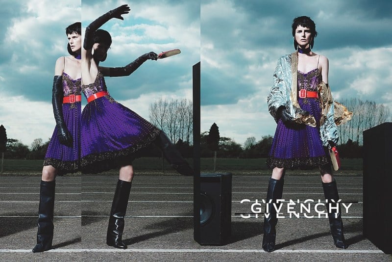 Stella Tennant Stars In Givenchy S Fall 12 Campaign Shot By Mert See All Of The Autumn Winter Fall Ad Campaigns From Balenciaga Chanel Mulberry Gucci Ferrragamo And More Popsugar Fashion De origen escocés y aristócrata, la modelo stella tennant, icono de los noventa, nieta de andrew cavendish, duque de devonshire e hija de tobias william tennant, hijo del segundo barón. popsugar