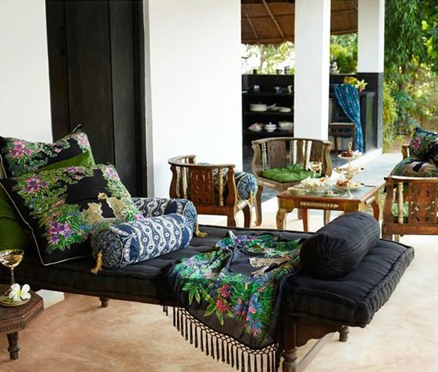 Her modern-day apartment might be a whole new world, but Jasmine would certainly maintain her signature eclectic decor style.