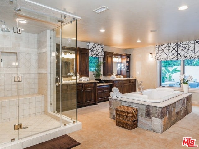 Pictures of Nick and Vanessa Lachey's Encino, CA, Home