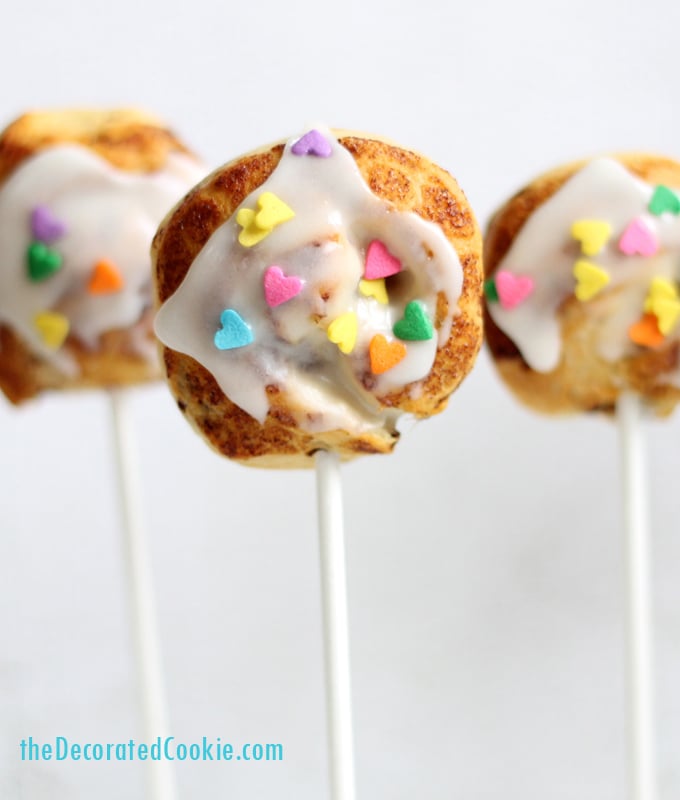 Mini Cinnamon Roll Pops