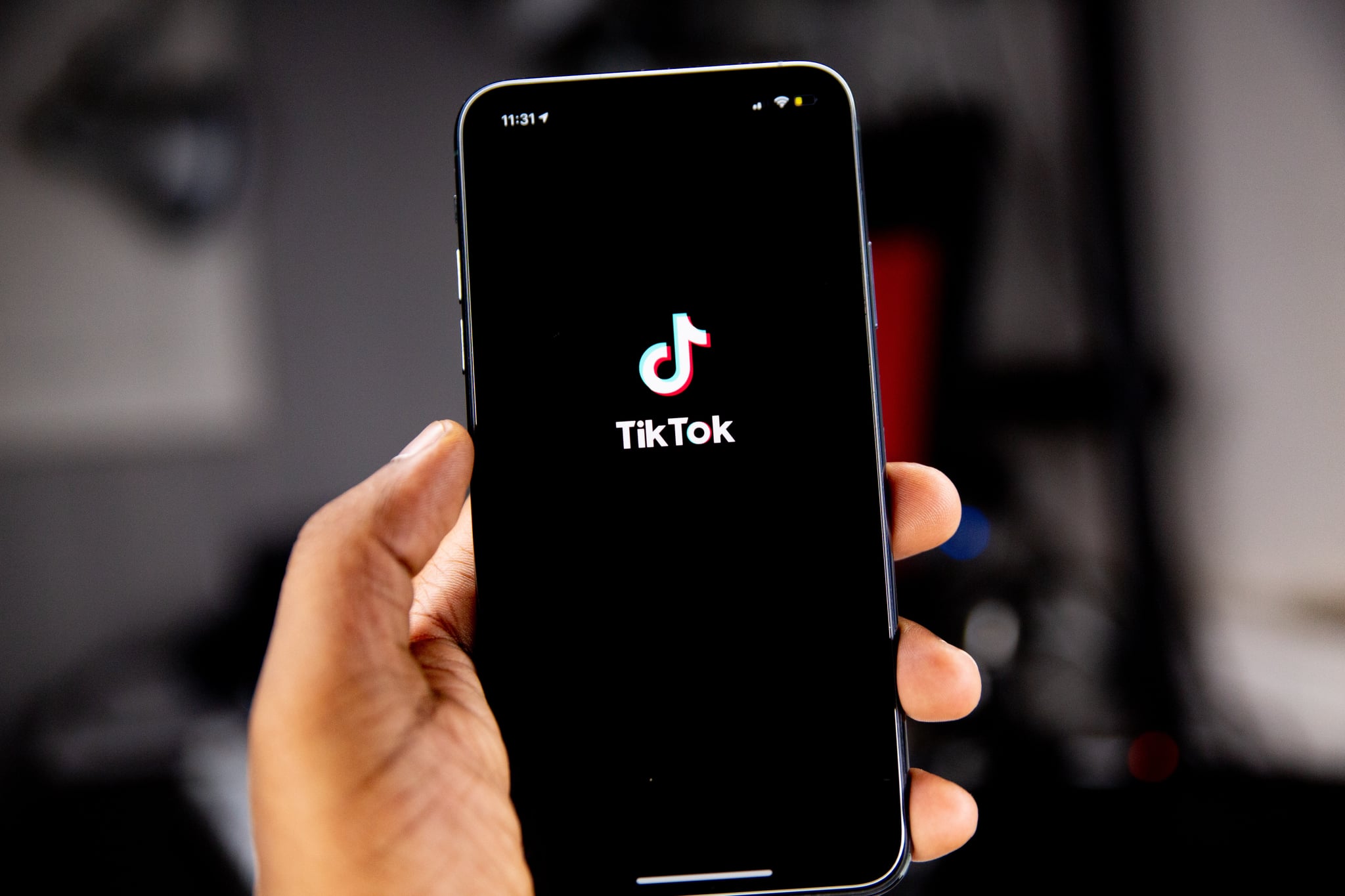 How to Put Your TikTok in Dark Mode POPSUGAR Technology UK