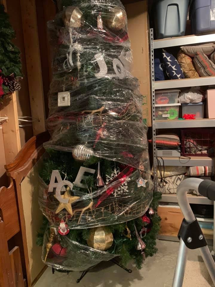 Quickest Way To Take Down Christmas Tree Decorations Popsugar Family