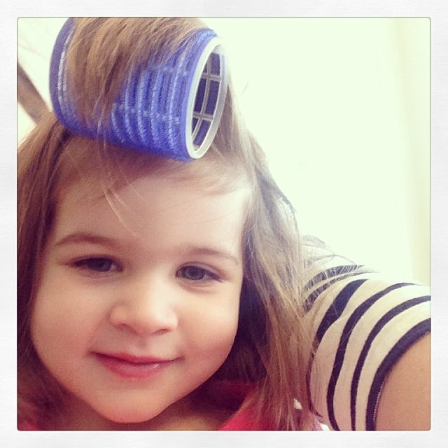 Harper Smith tested out her mom Tiffani Thiessen's rollers.
Source: Instagram user tathiessen