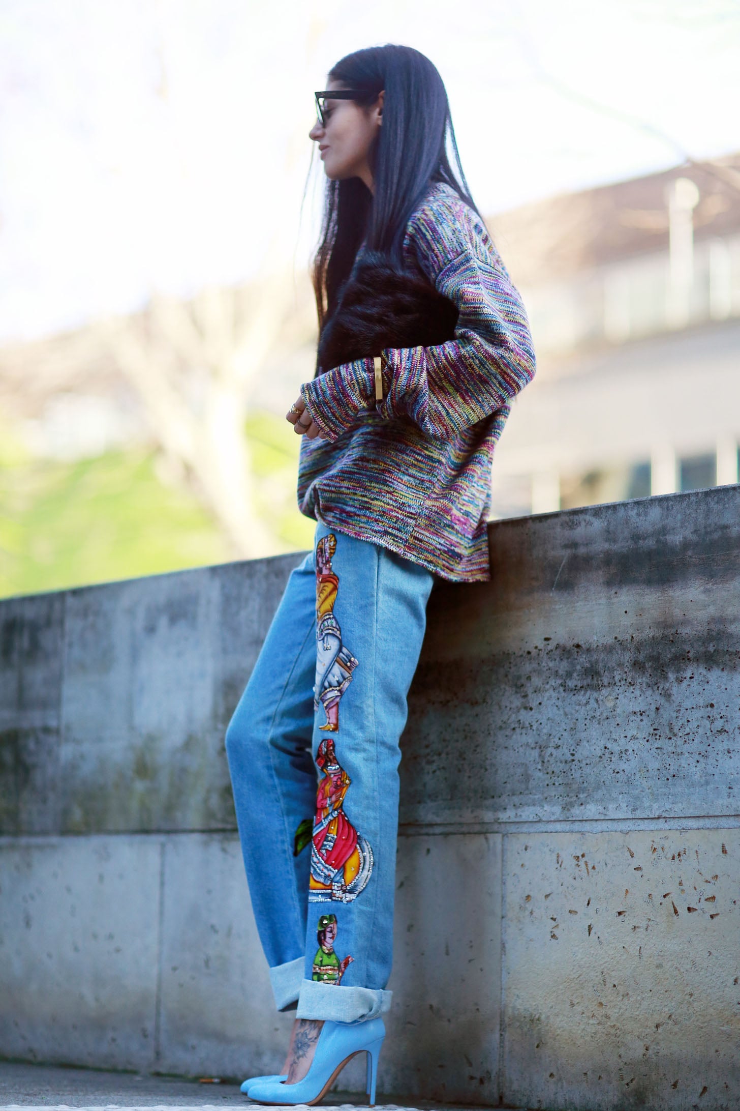 >The Casual Lean How To Master Your Street Style Pose And Take The Most Flattering Outfit Shots Ever Popsugar Fashion Middle East Photo 3
