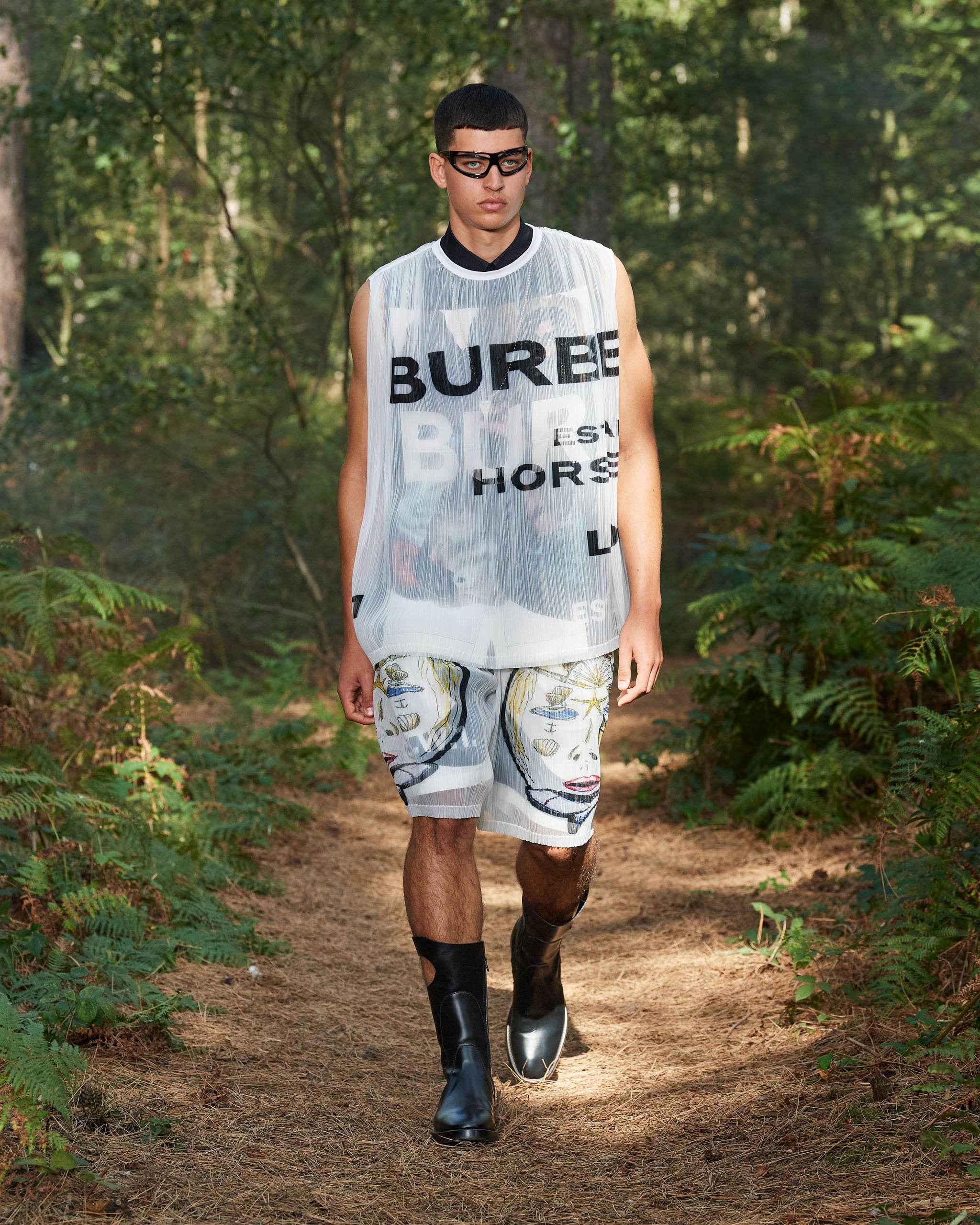 Burberry Spring Summer 2021 Fashion Show Review and Photos