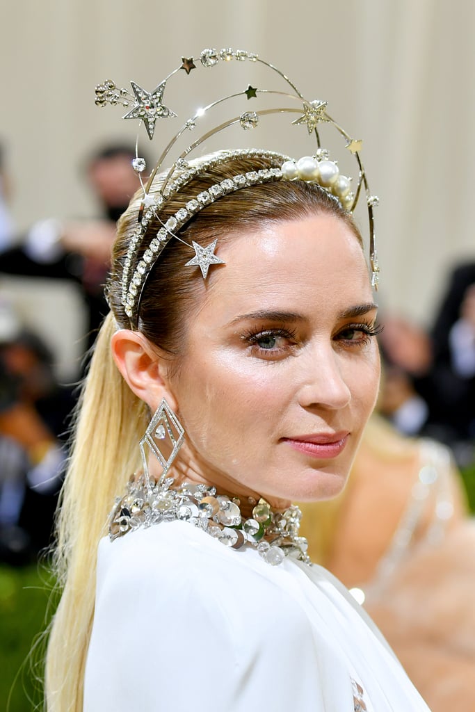 Emily Blunt's Starry Hair Accessory