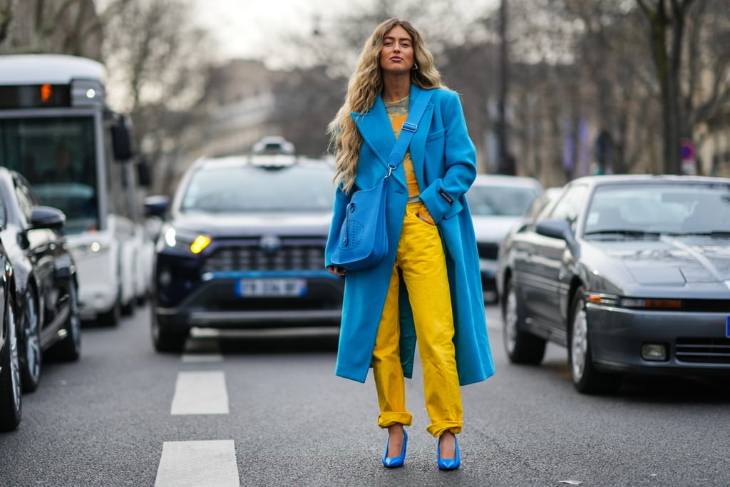 Mom-Jeans Outfits: Embrace Colour in Bright-Yellow Mom Jeans