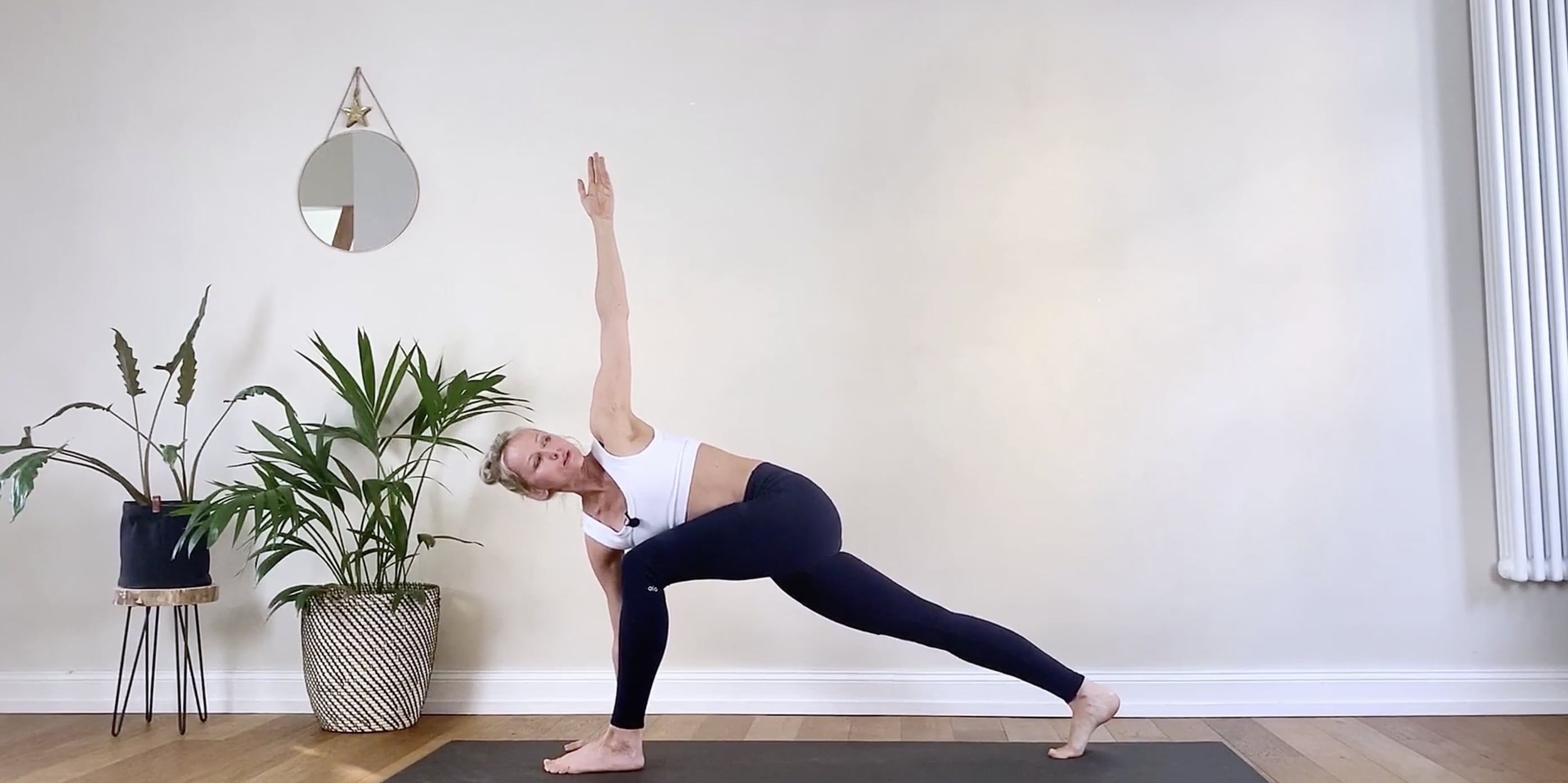 Day 2: 30-Minute Full-Body Yoga Workout With Ania Tippkemper, Power  Through the Holidays With Sweat's 2-Week Low-Impact Barre and Yoga Workout  Plan