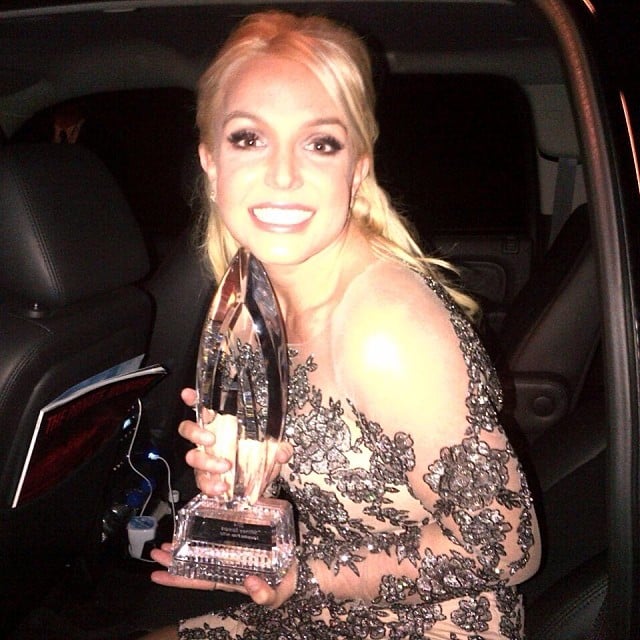 Britney Spears flashed a sweet smile while thanking fans for the favorite pop artist award.
Source: Instagram user britneyspears