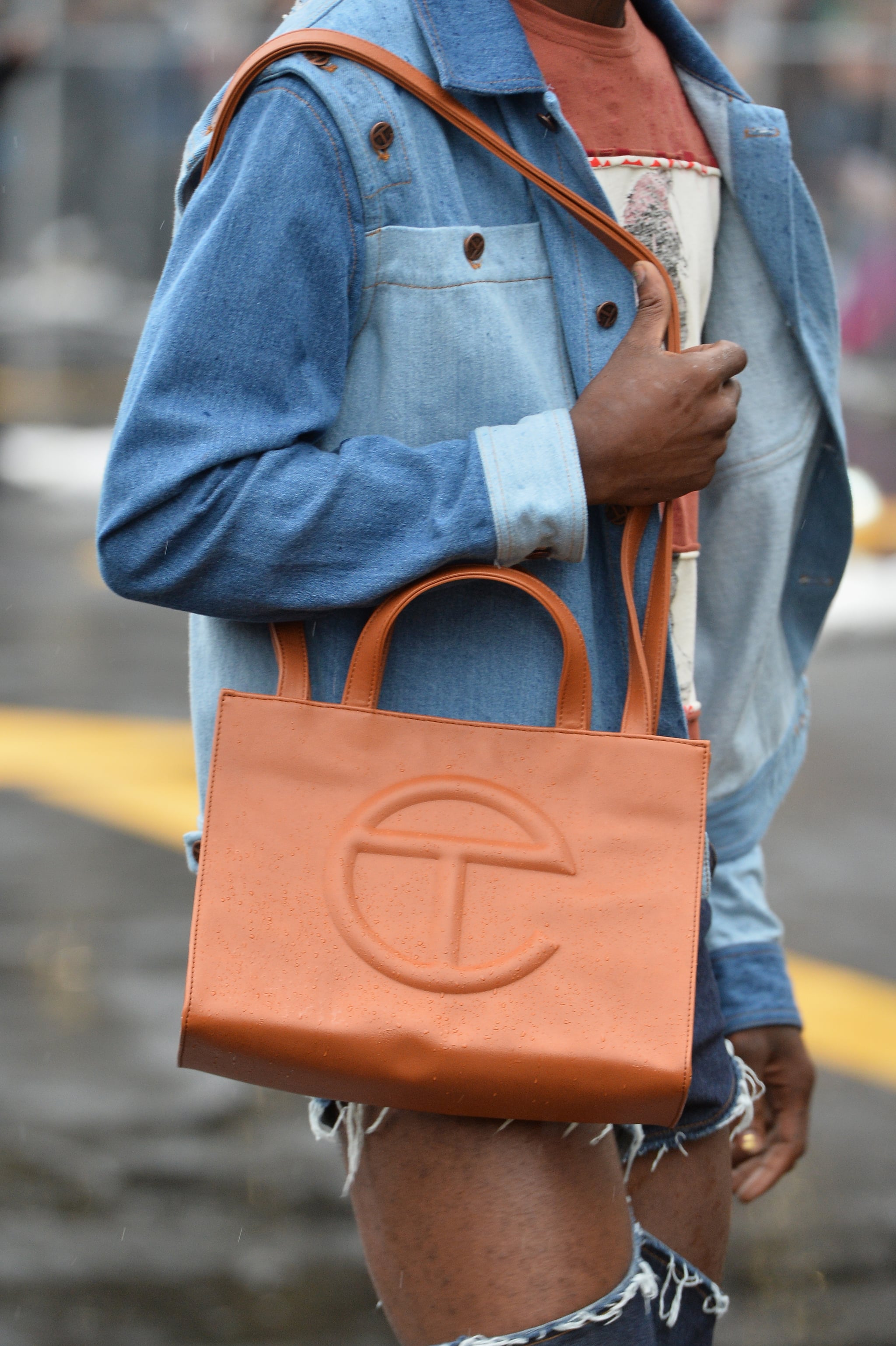 Telfar Medium Shopping Bag Black PRICE FIRM TRUSTED SELLER for Sale in  Queens, NY - OfferUp