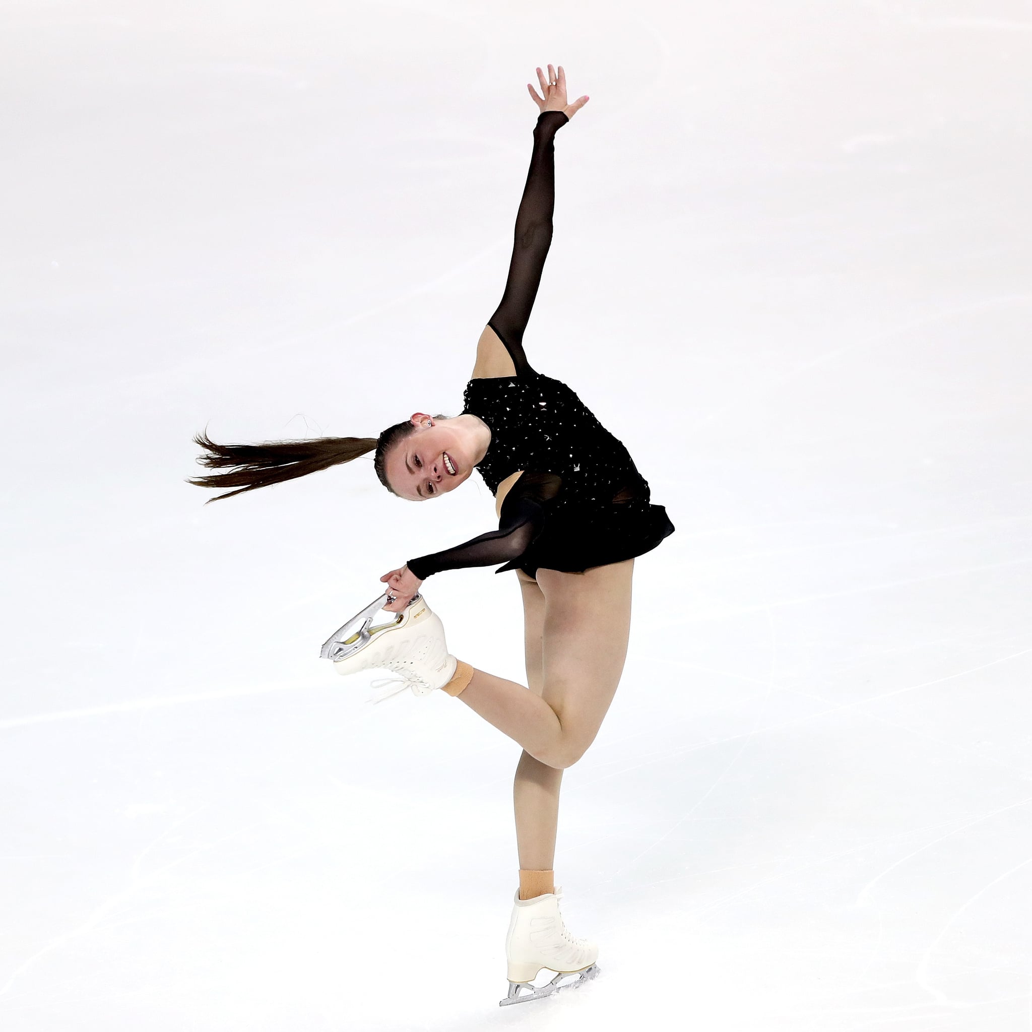 Share 116+ figure skating hairstyles tnbvietnam.edu.vn