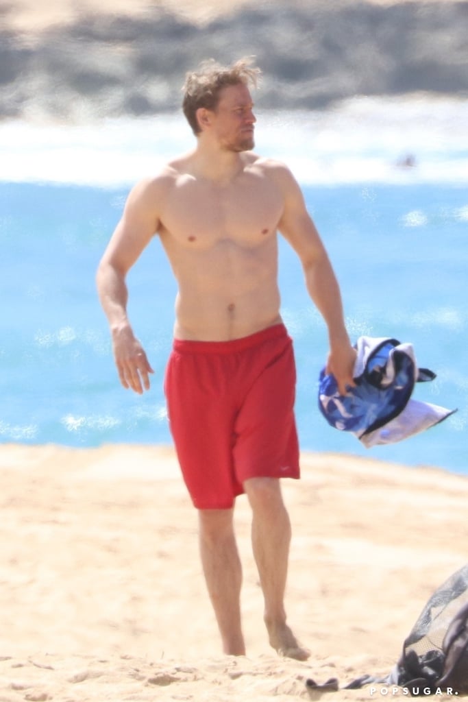 Shirtless-Charlie-Hunnam-Hawaii-Pictures