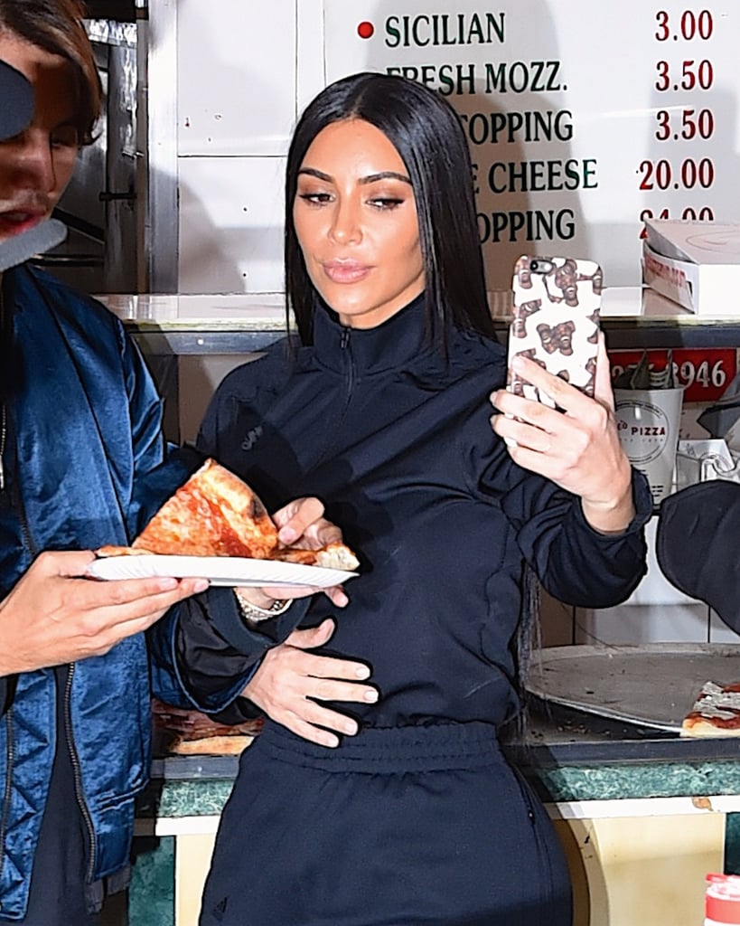 Kim and Khloe Kardashian Eating Pizza in NYC May 2017 POPSUGAR Celebrity Photo 6