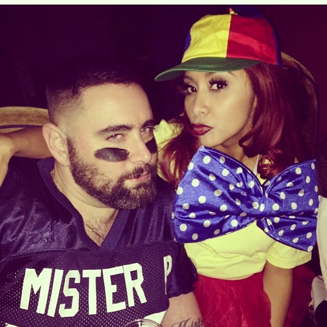 Nicole Polizzi also shared a snap with Jionni after switching into her Tweedledum and Tweedledee costume.
Source: Instagram user snookinic